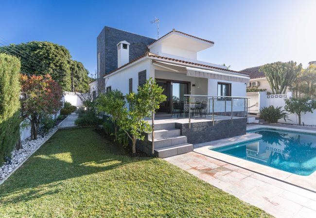 Villa in Marbella - Modern villa close to the beach in Costabella, Marbella Villa in Marbella - Modern villa close to the beach in Costabella, Marbella