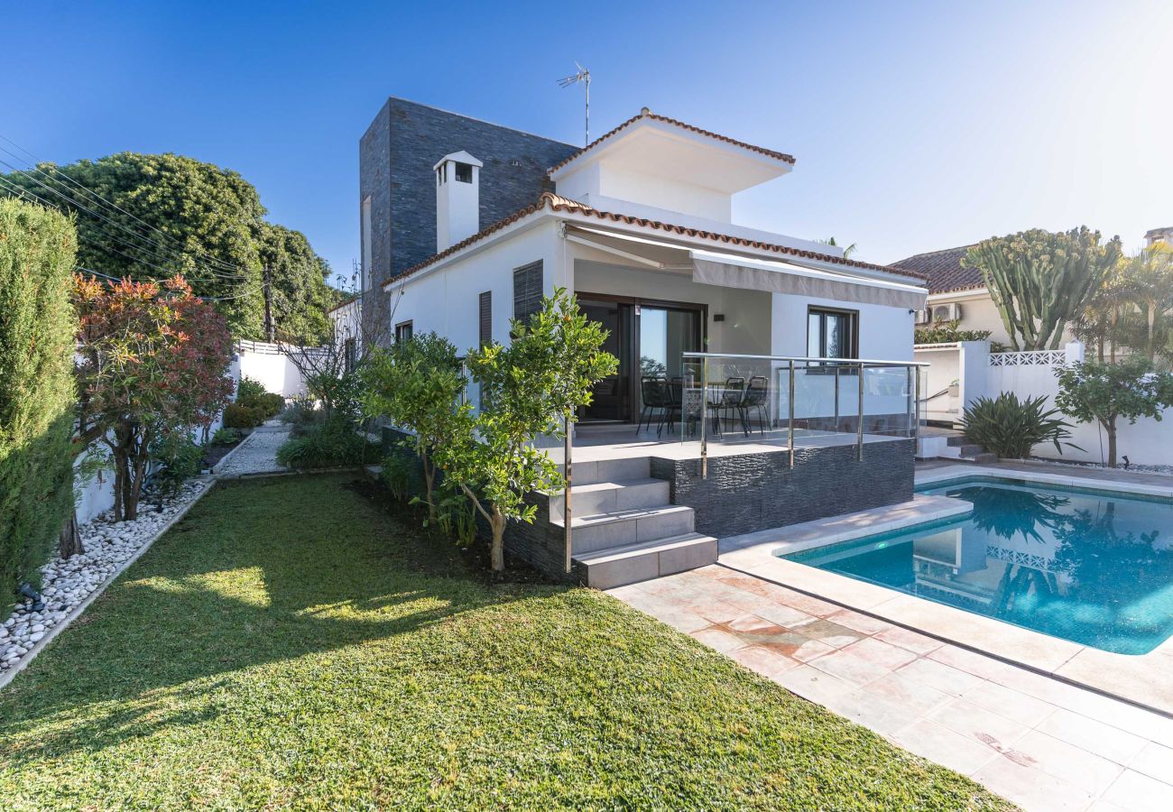 Villa in Marbella - Modern villa close to the beach in Costabella, Marbella