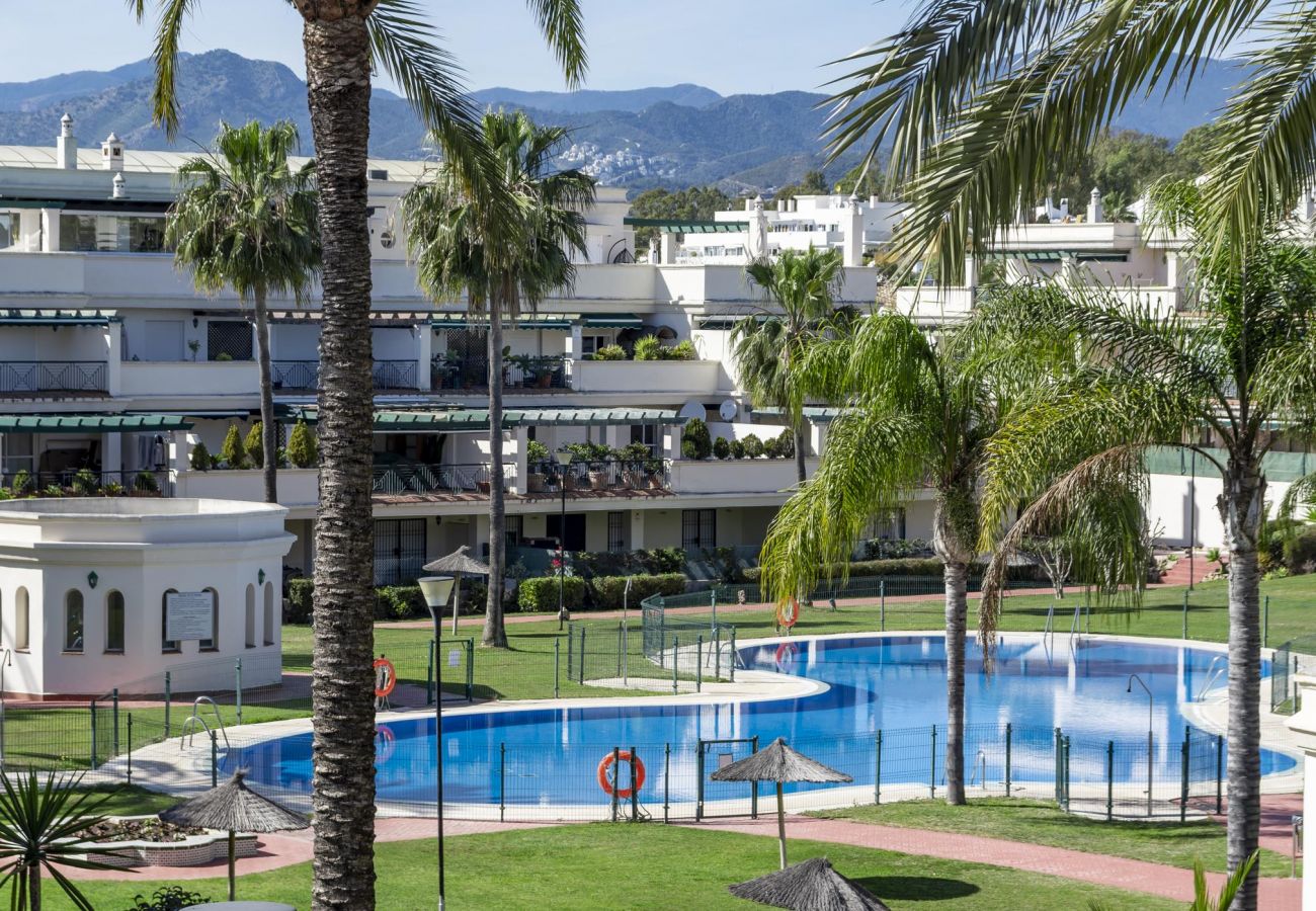 Apartment in Nueva andalucia - LCR4 - Large 3-Bedroom Apartment Near Beach