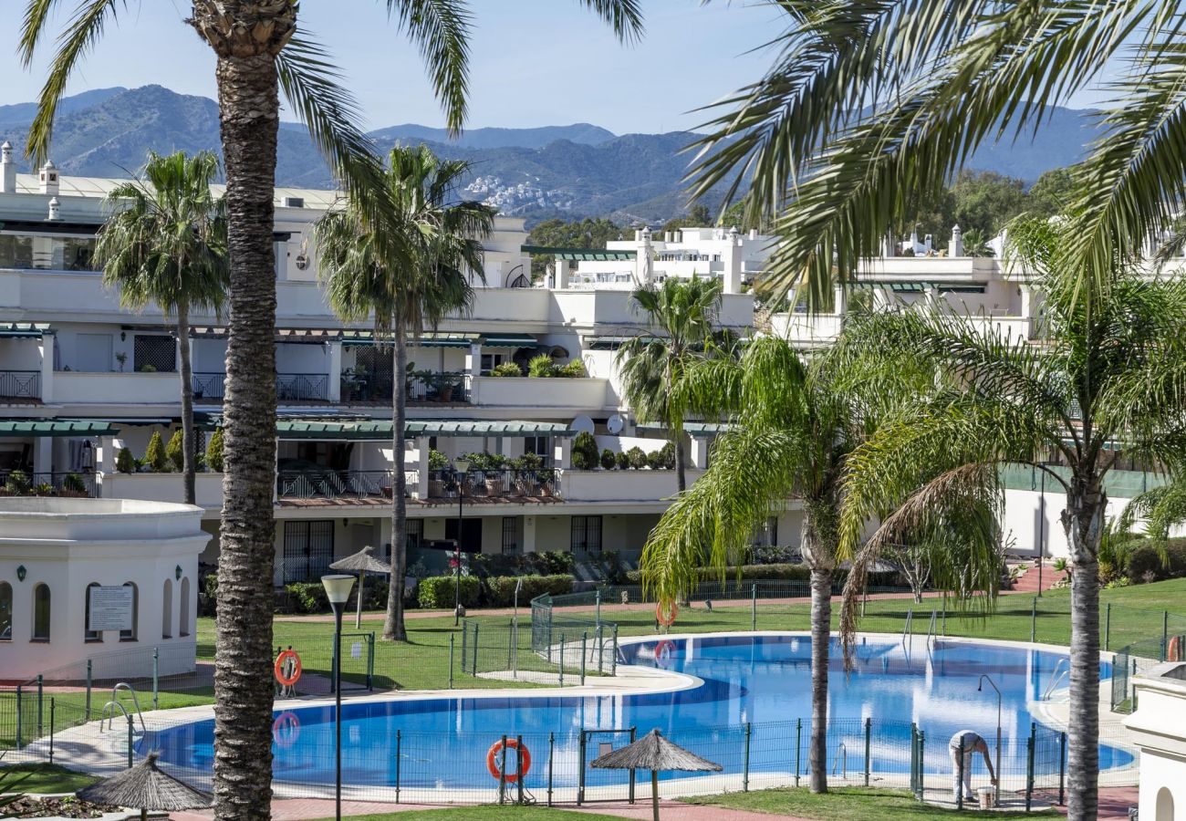 Apartment in Nueva andalucia - LCR4 - Large 3-Bedroom Apartment Near Beach