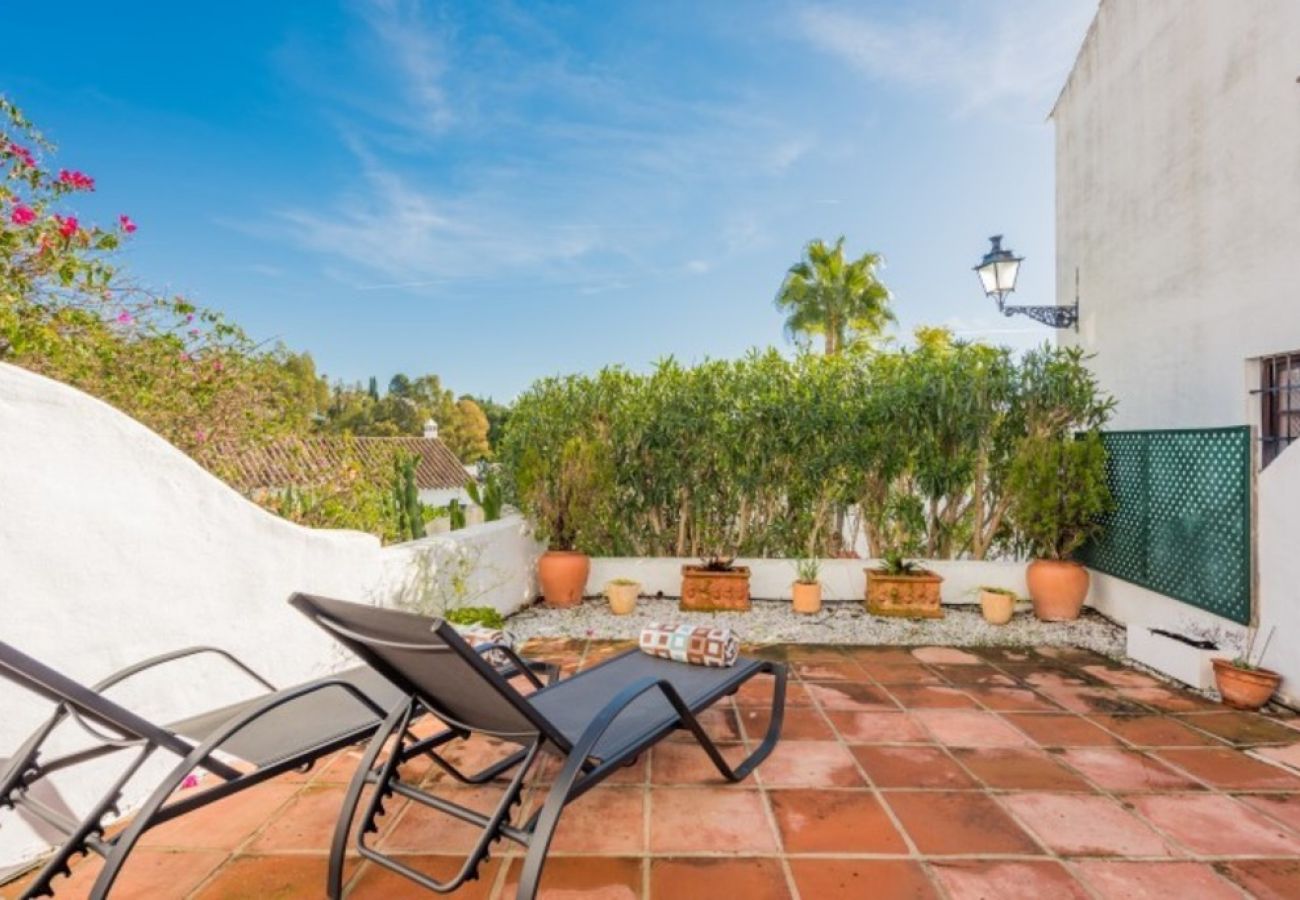 Townhouse in Marbella - Casa Naranjal by Roomservices