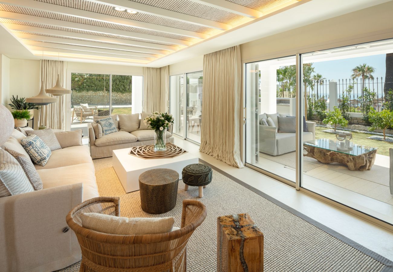 Villa in Marbella - Villa La Luisa, Frontline beach Golden Mile Marbella