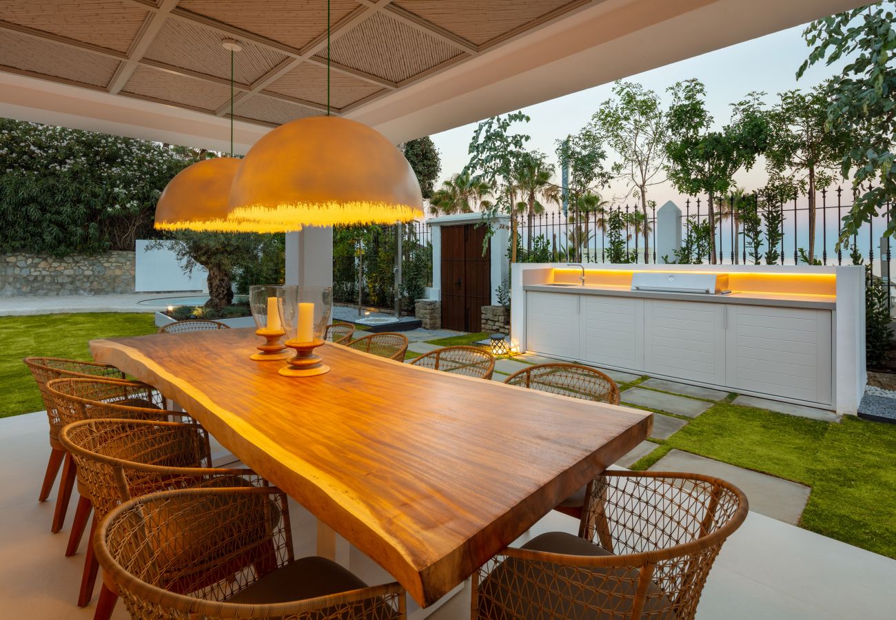 Villa in Marbella - Villa La Luisa, Frontline beach Golden Mile Marbella