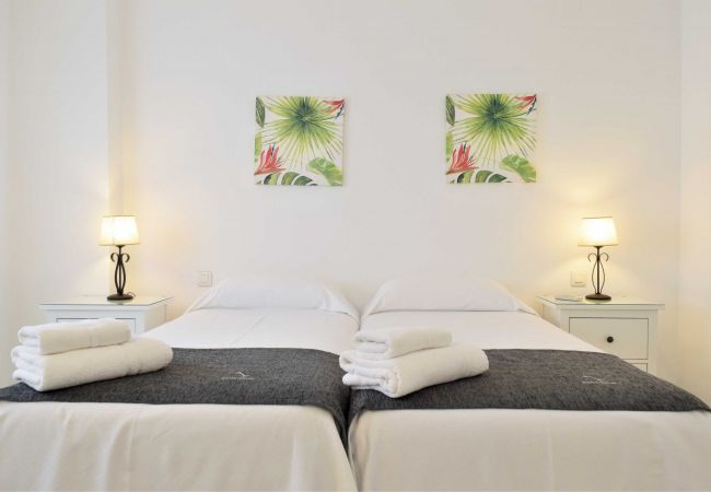 Apartment in Marbella - Los Naranjos 418 - beautiful duplex apartment near Puerto Banus Apartment in Marbella - Los Naranjos 418 - beautiful duplex apartment near Puerto Banus