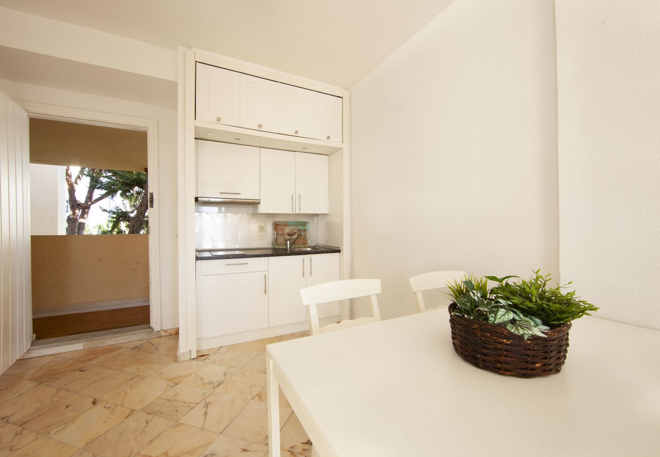 Studio in Marbella - Romana Playa 725 -beachside studio for rent in Elviria