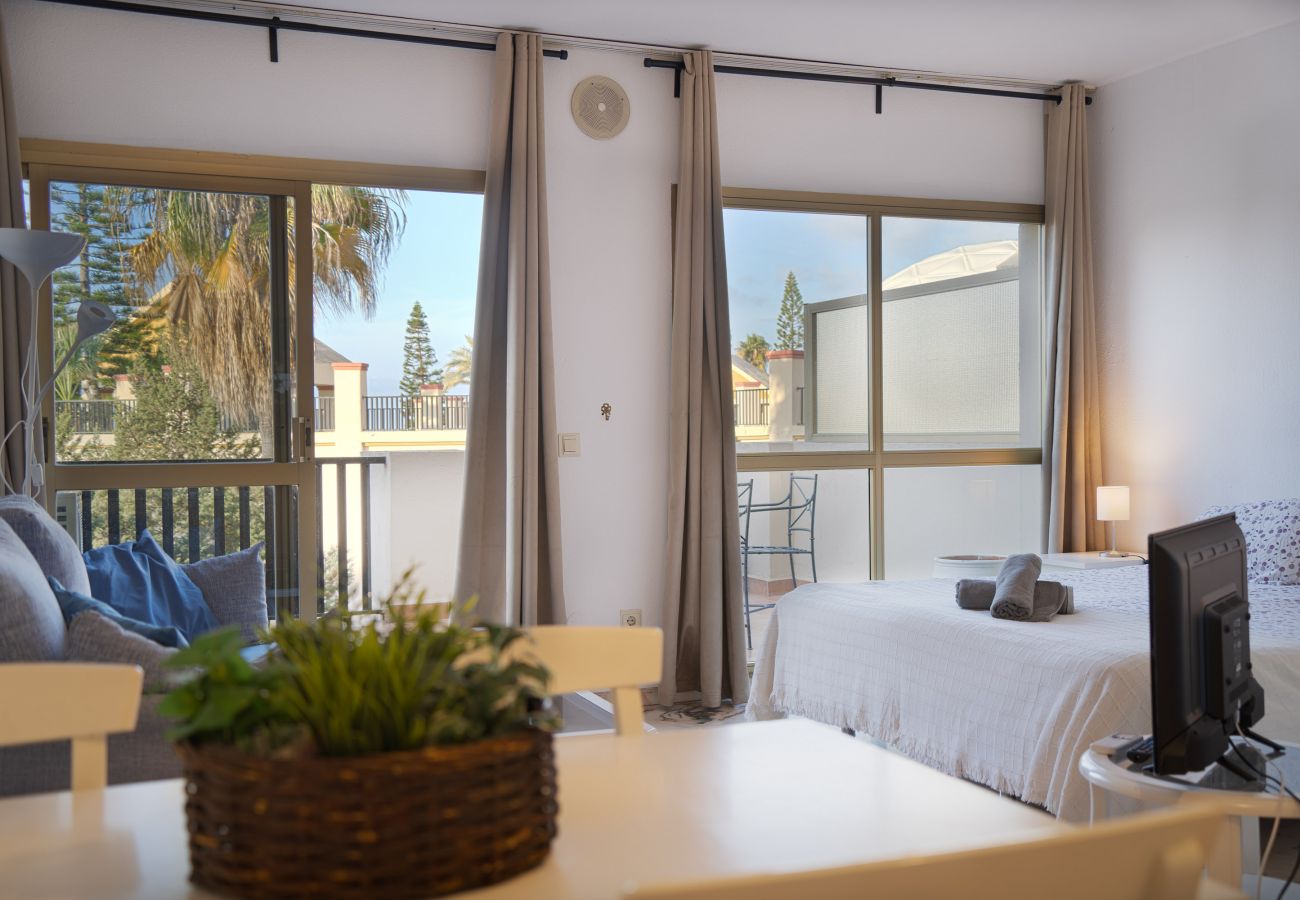 Studio in Marbella - Romana Playa 725 -beachside studio for rent in Elviria