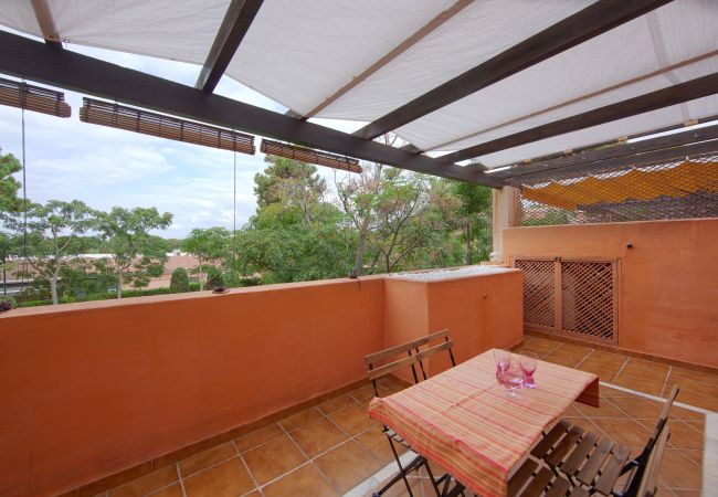 Apartment in Marbella - Two bedroom apartment for rent in Pinogolf de Don Carlos, Elviria Apartment in Marbella - Two bedroom apartment for rent in Pinogolf de Don Carlos, Elviria