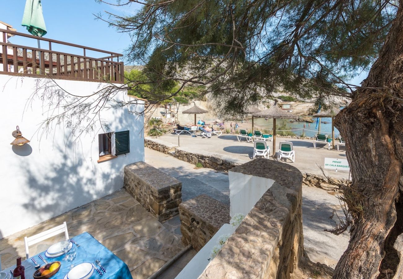 House in Cala Sant Vicenç -  Blue fisherman house 3 By home villas 360