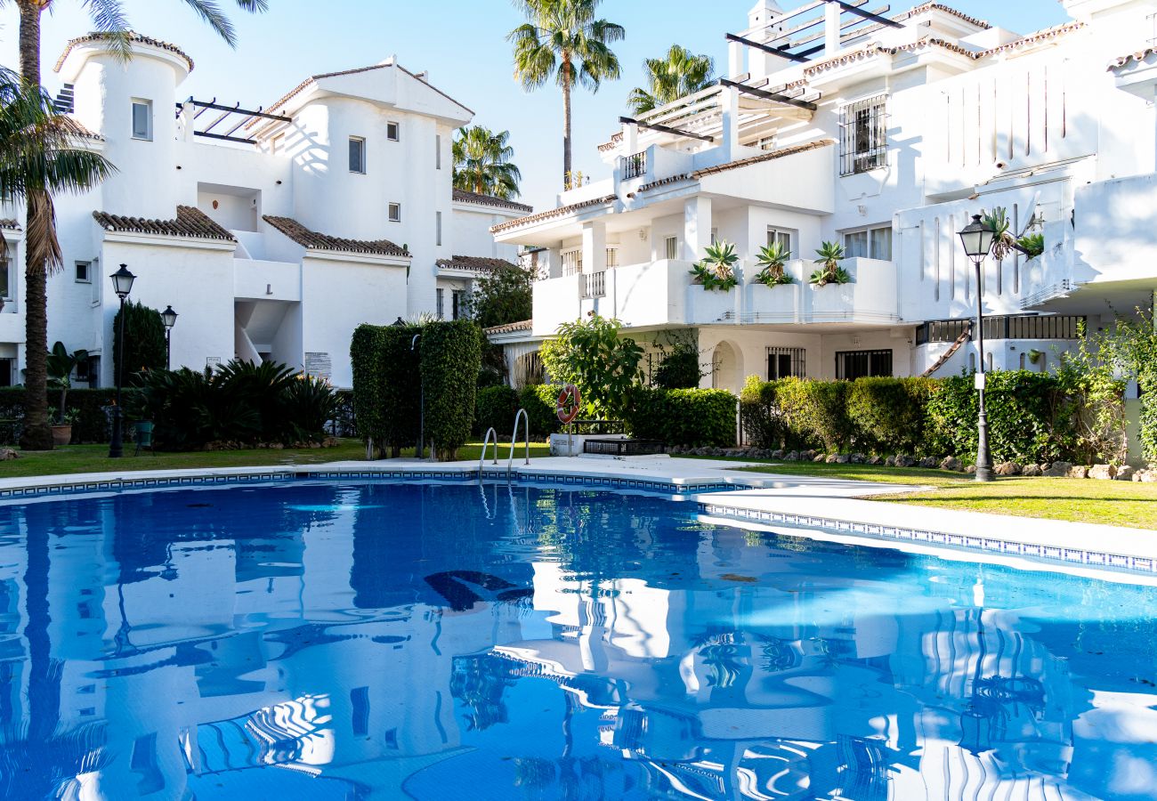 Apartment in Marbella - Los Naranjos 8, two bedroom ground floor apartment near Puerto Banus