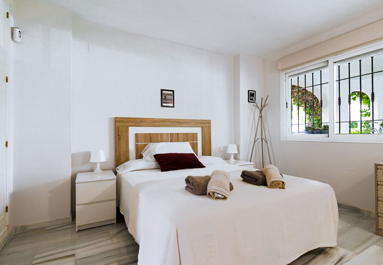 Apartment in Marbella - Los Naranjos 8, two bedroom ground floor apartment near Puerto Banus