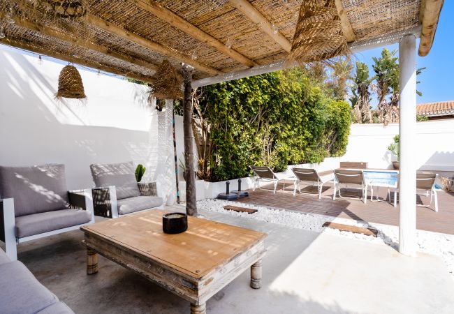 Villa/Dettached house in Marbella - Villa Madrugada - beachside villa in Costabella