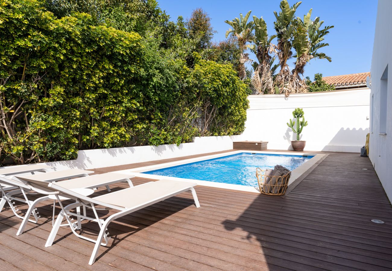 Villa in Marbella - Villa Madrugada - beachside villa in Costabella