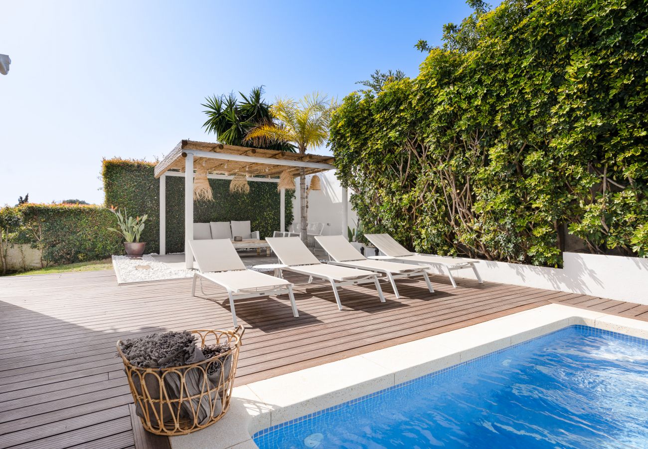 Villa in Marbella - Villa Madrugada - beachside villa in Costabella