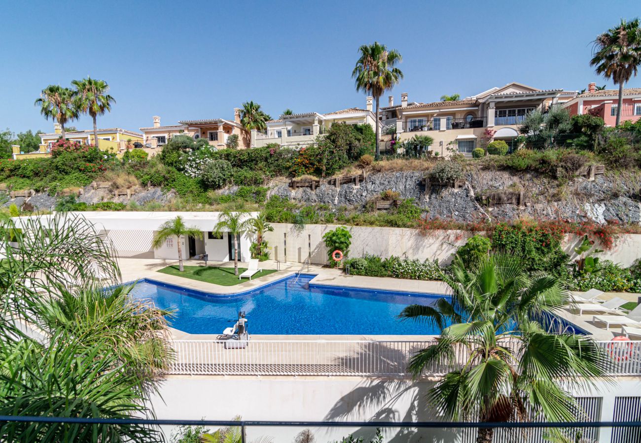 Apartment in Nueva andalucia - AZM- Stunning penthouse in the golf valley