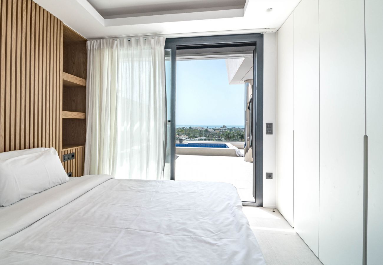 Apartment in Nueva andalucia - AZM- Stunning penthouse in the golf valley