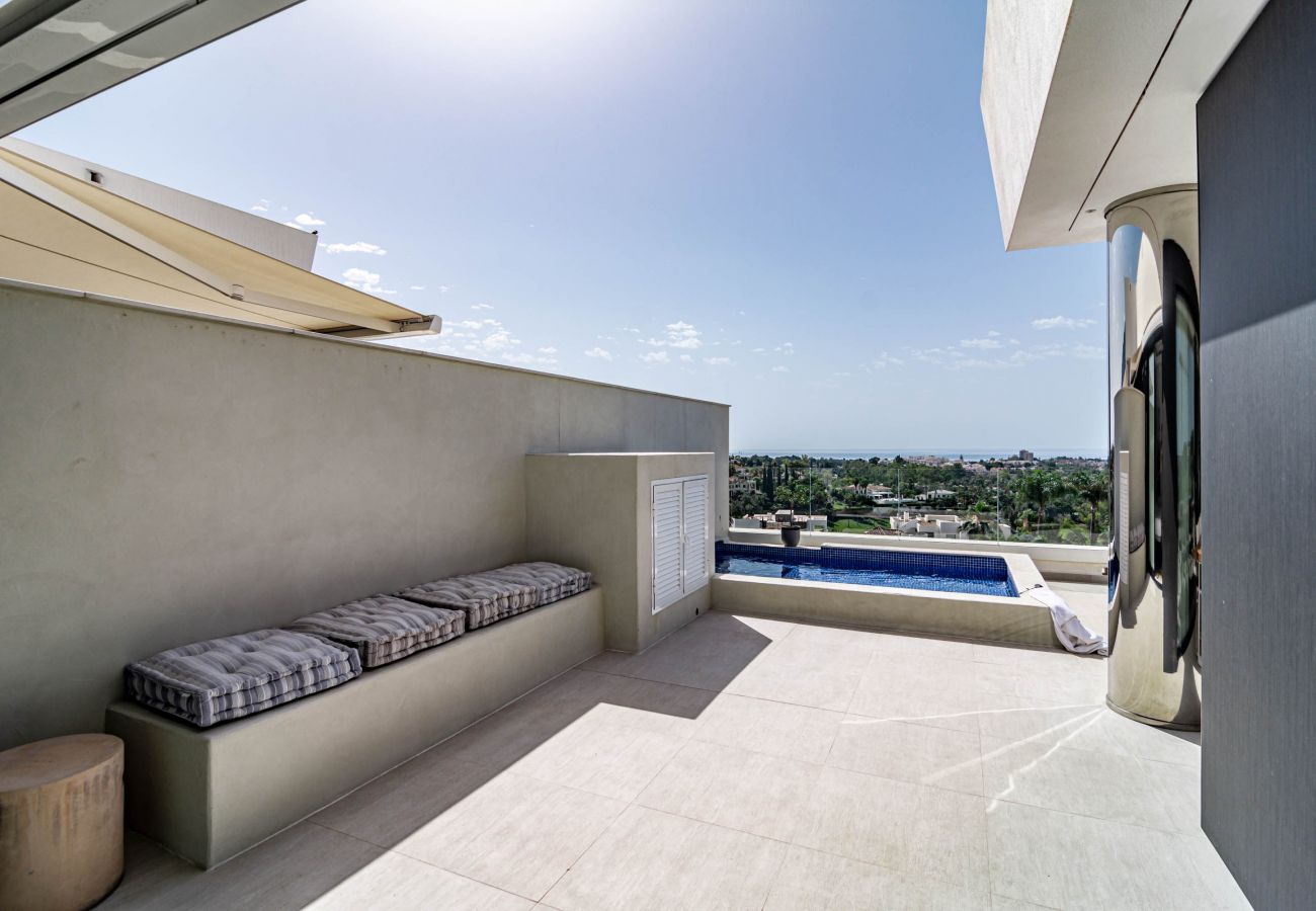 Apartment in Nueva andalucia - AZM- Stunning penthouse in the golf valley