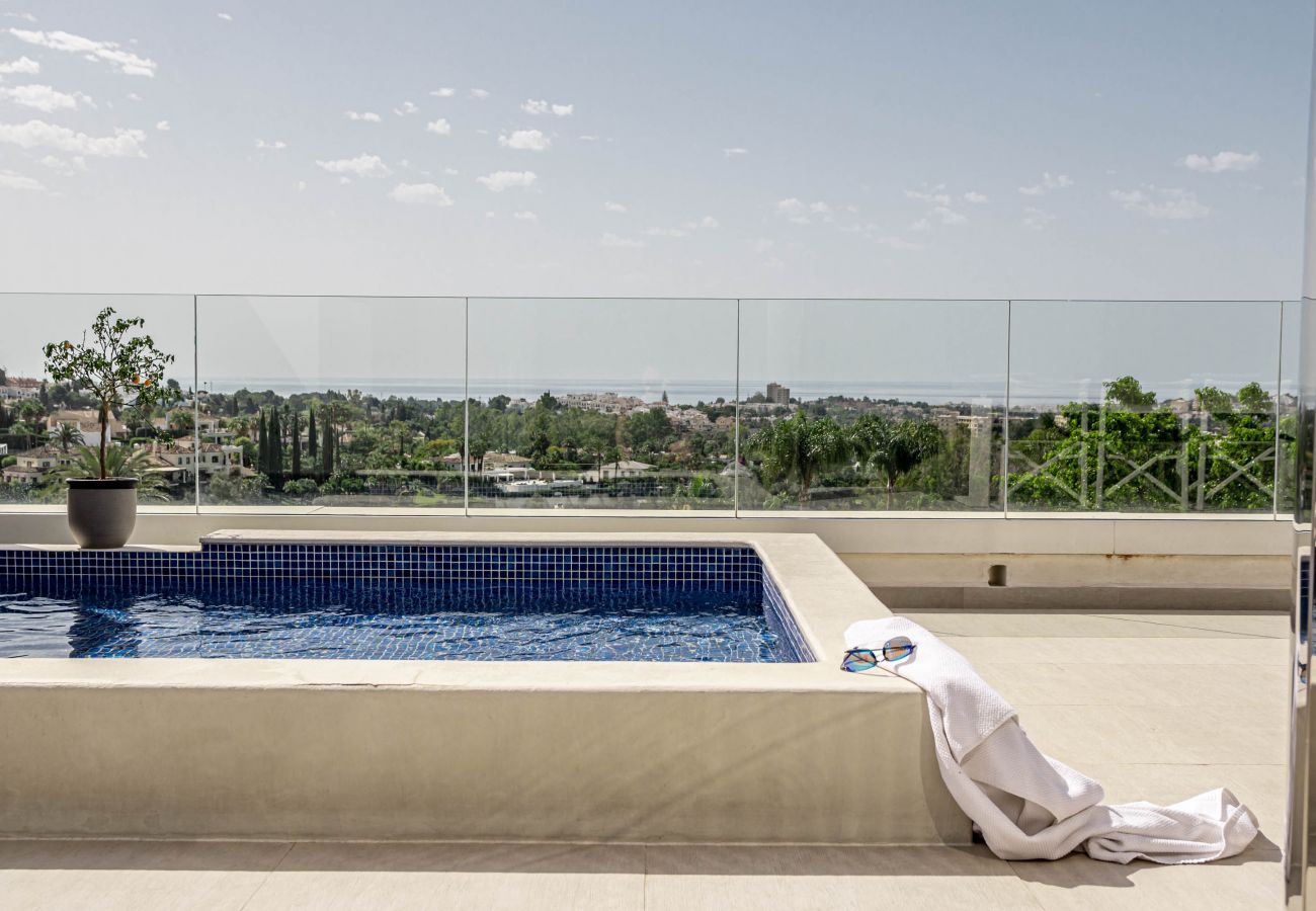 Apartment in Nueva andalucia - AZM- Stunning penthouse in the golf valley