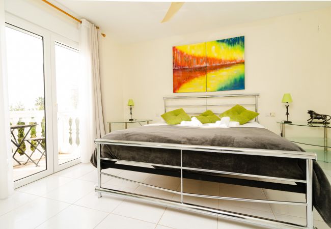 Villa in Marbella - Villa Sol y Mar - large villa for groups in El Rosario Villa in Marbella - Villa Sol y Mar - large villa for groups in El Rosario