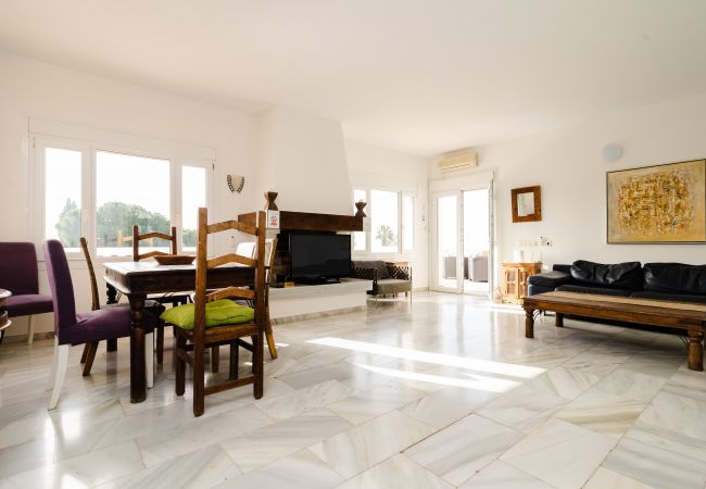 Villa in Marbella - Villa Sol y Mar - large villa for groups in El Rosario Villa in Marbella - Villa Sol y Mar - large villa for groups in El Rosario