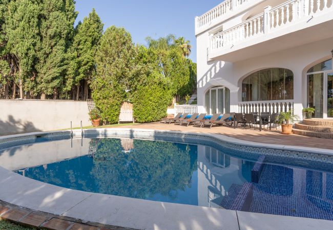 Villa in Marbella - Villa Sol y Mar - large villa for groups in El Rosario Villa in Marbella - Villa Sol y Mar - large villa for groups in El Rosario