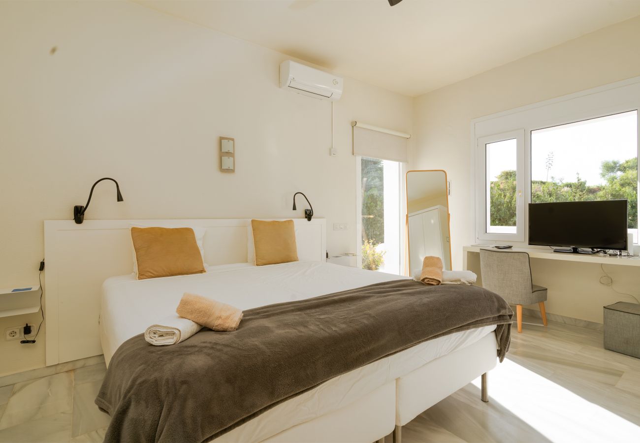 Villa in Marbella - Villa Sol y Mar - large villa for groups in El Rosario