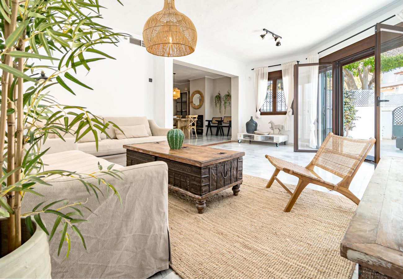 Apartment in Marbella - Casa Golden Beach I by Roomservices