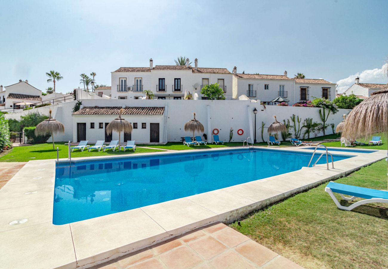 Townhouse in Nueva andalucia - EN37- Modern and cozy apartment, El Naranjal Marbe