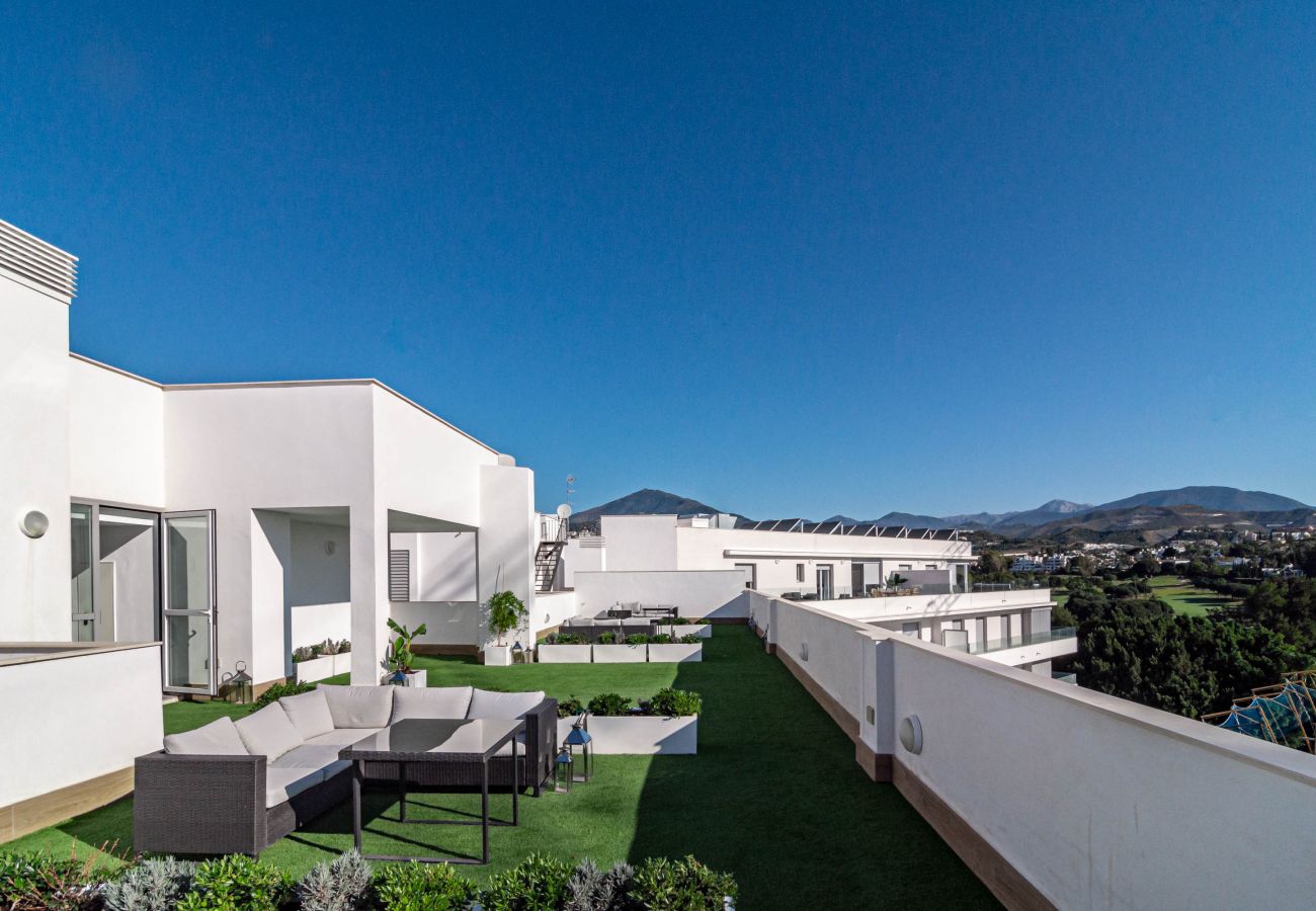 Apartment in Nueva andalucia - JG5.4A- Modern penthouse with nice views