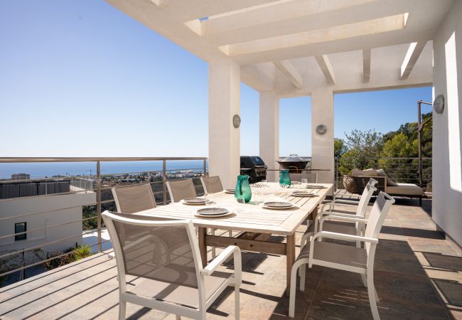 Villa in Marbella - Luxury villa with amazing views in Altos de Los Monteros, Marbella Villa in Marbella - Luxury villa with amazing views in Altos de Los Monteros, Marbella