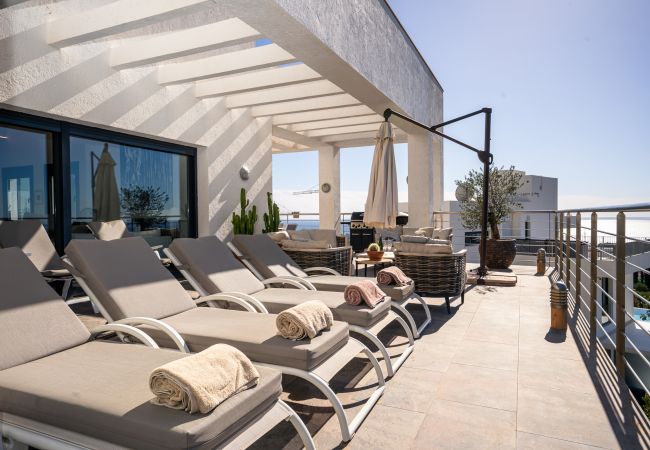 Villa in Marbella - Luxury villa with amazing views in Altos de Los Monteros, Marbella Villa in Marbella - Luxury villa with amazing views in Altos de Los Monteros, Marbella
