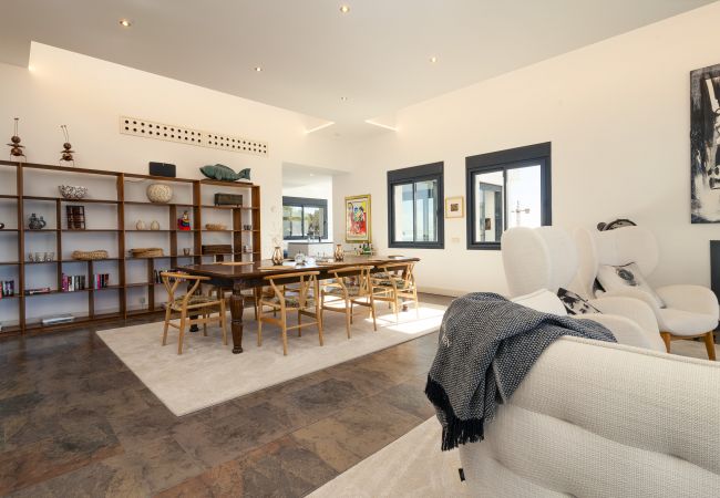 Villa in Marbella - Luxury villa with amazing views in Altos de Los Monteros, Marbella Villa in Marbella - Luxury villa with amazing views in Altos de Los Monteros, Marbella