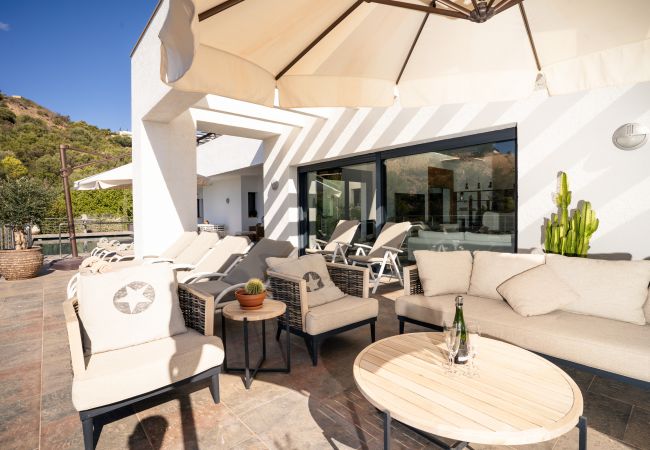 Villa in Marbella - Luxury villa with amazing views in Altos de Los Monteros, Marbella Villa in Marbella - Luxury villa with amazing views in Altos de Los Monteros, Marbella