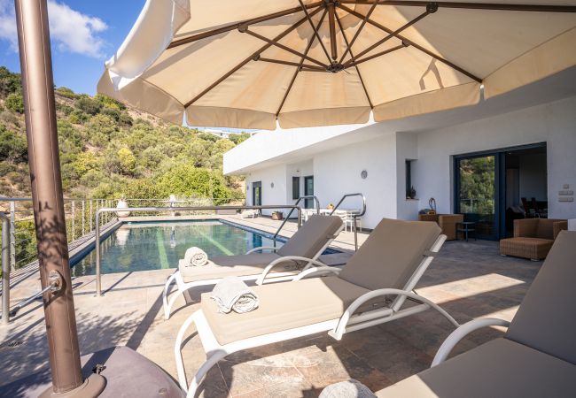 Villa in Marbella - Luxury villa with amazing views in Altos de Los Monteros, Marbella Villa in Marbella - Luxury villa with amazing views in Altos de Los Monteros, Marbella
