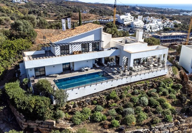 Villa in Marbella - Luxury villa with amazing views in Altos de Los Monteros, Marbella Villa in Marbella - Luxury villa with amazing views in Altos de Los Monteros, Marbella