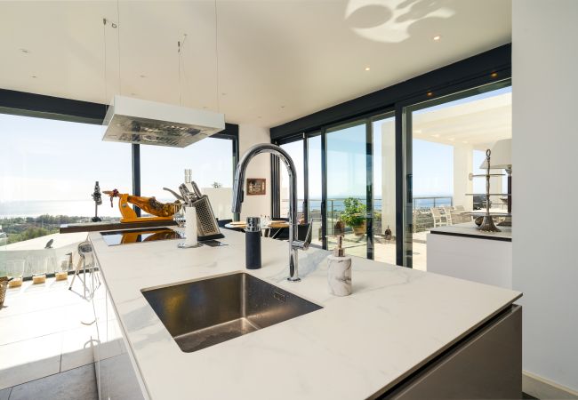 Villa in Marbella - Luxury villa with amazing views in Altos de Los Monteros, Marbella Villa in Marbella - Luxury villa with amazing views in Altos de Los Monteros, Marbella