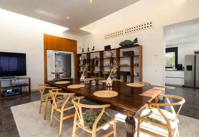 Villa in Marbella - Luxury villa with amazing views in Altos de Los Monteros, Marbella Villa in Marbella - Luxury villa with amazing views in Altos de Los Monteros, Marbella
