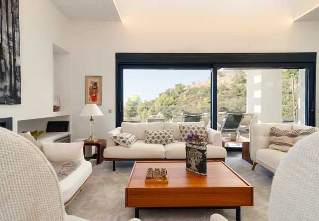 Villa in Marbella - Luxury villa with amazing views in Altos de Los Monteros, Marbella Villa in Marbella - Luxury villa with amazing views in Altos de Los Monteros, Marbella