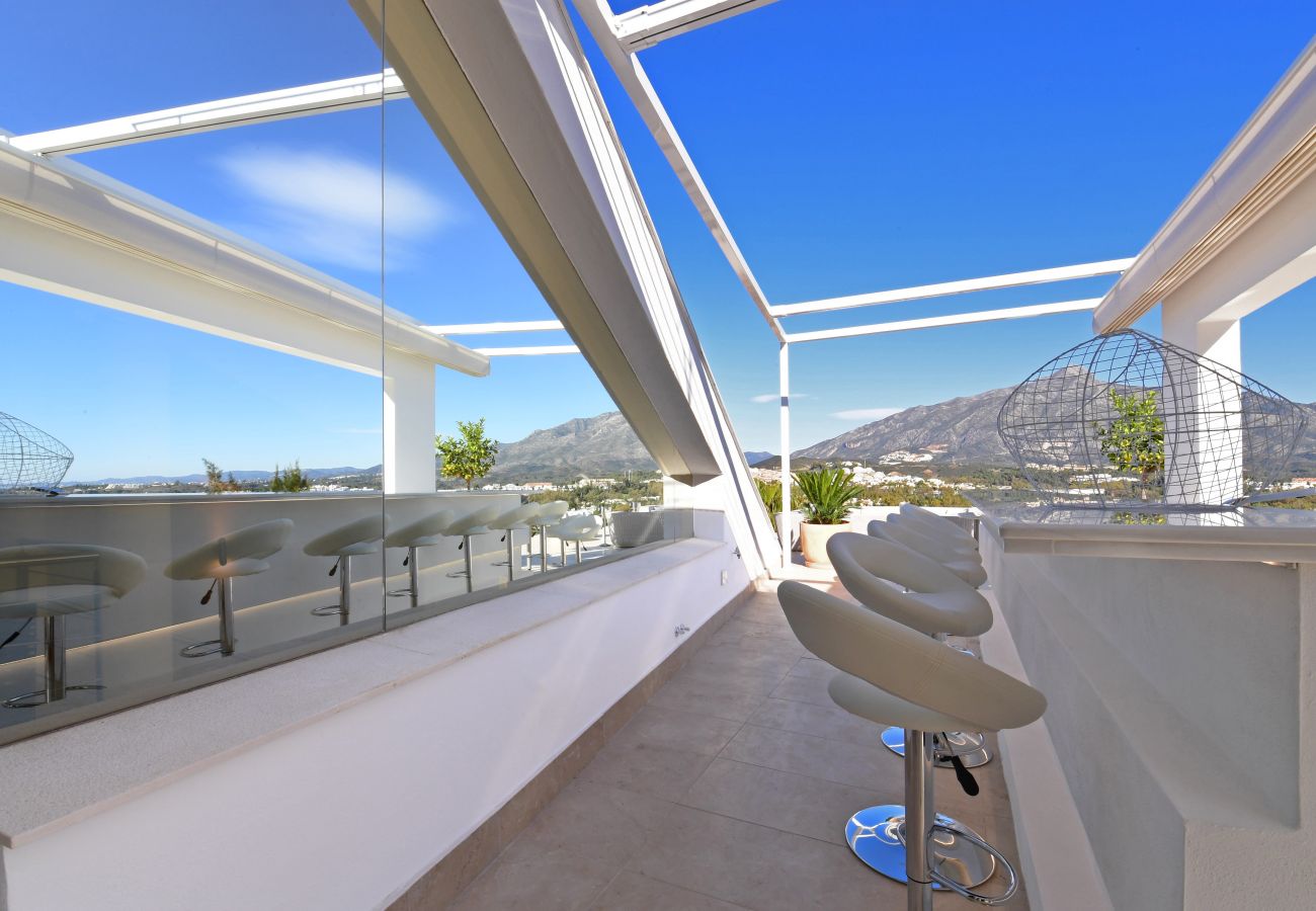 Villa in Marbella - Villa White - Nueva Andalucia