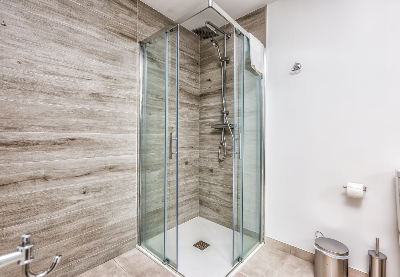 Apartment in Estepona - Modern & well connected 2 bed apartment in Estepona town