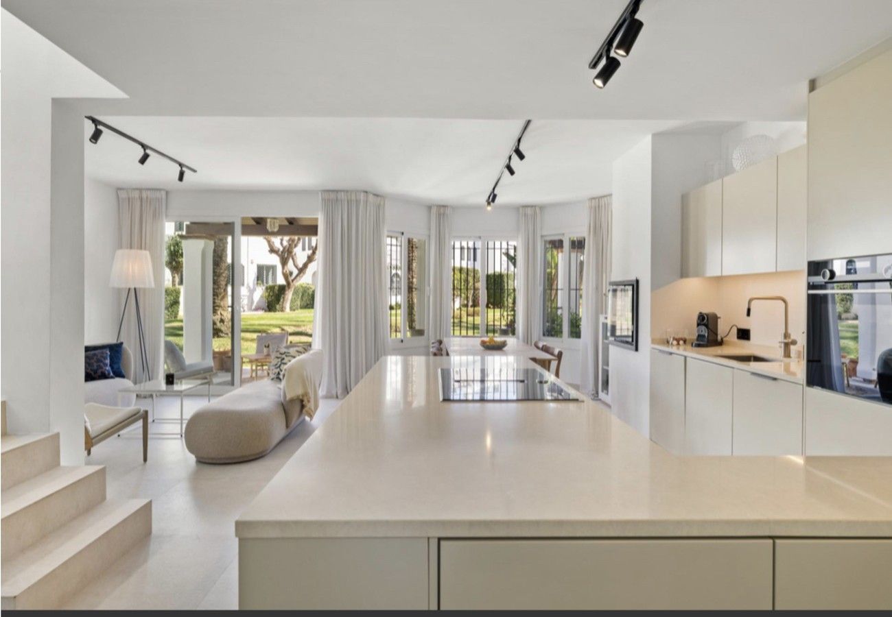 Townhouse in Nueva andalucia - SE8 - Stylish townhouse with rooftop terrace