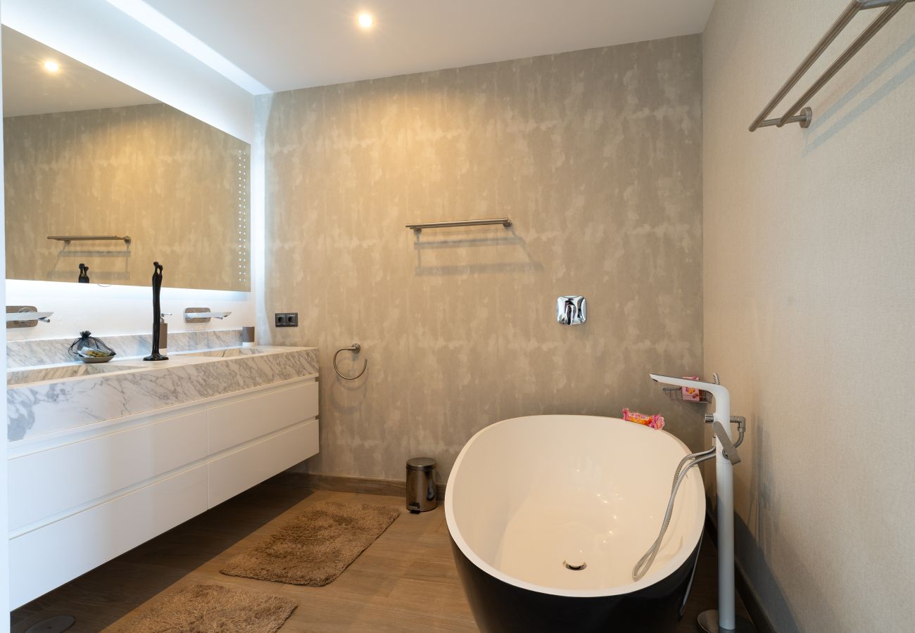Townhouse in Ojen - Casa Munich-Breathtaking 180º Sea Views