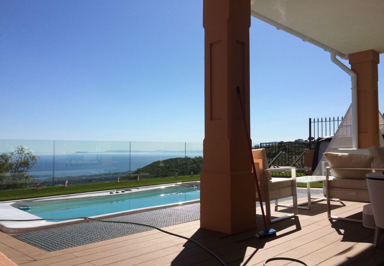 Terraced House in Ojen - Casa Munich-Breathtaking 180º Sea Views
