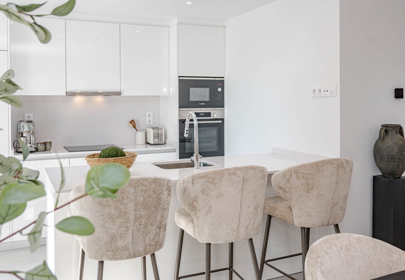 Apartment in Estepona - LMEA2.0A - Luxury Apt - Pool View & Walk to All 
