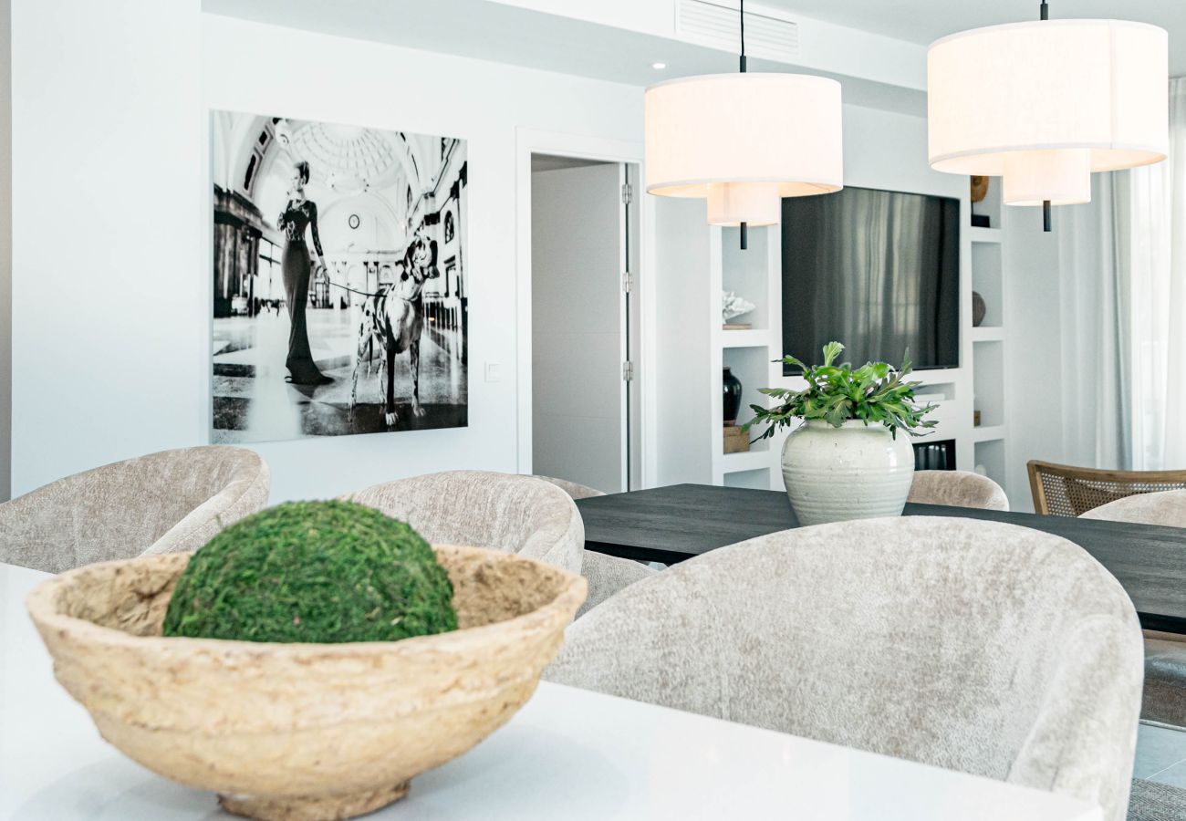 Apartment in Estepona - LMEA2.0A - Luxury Apt - Pool View & Walk to All 
