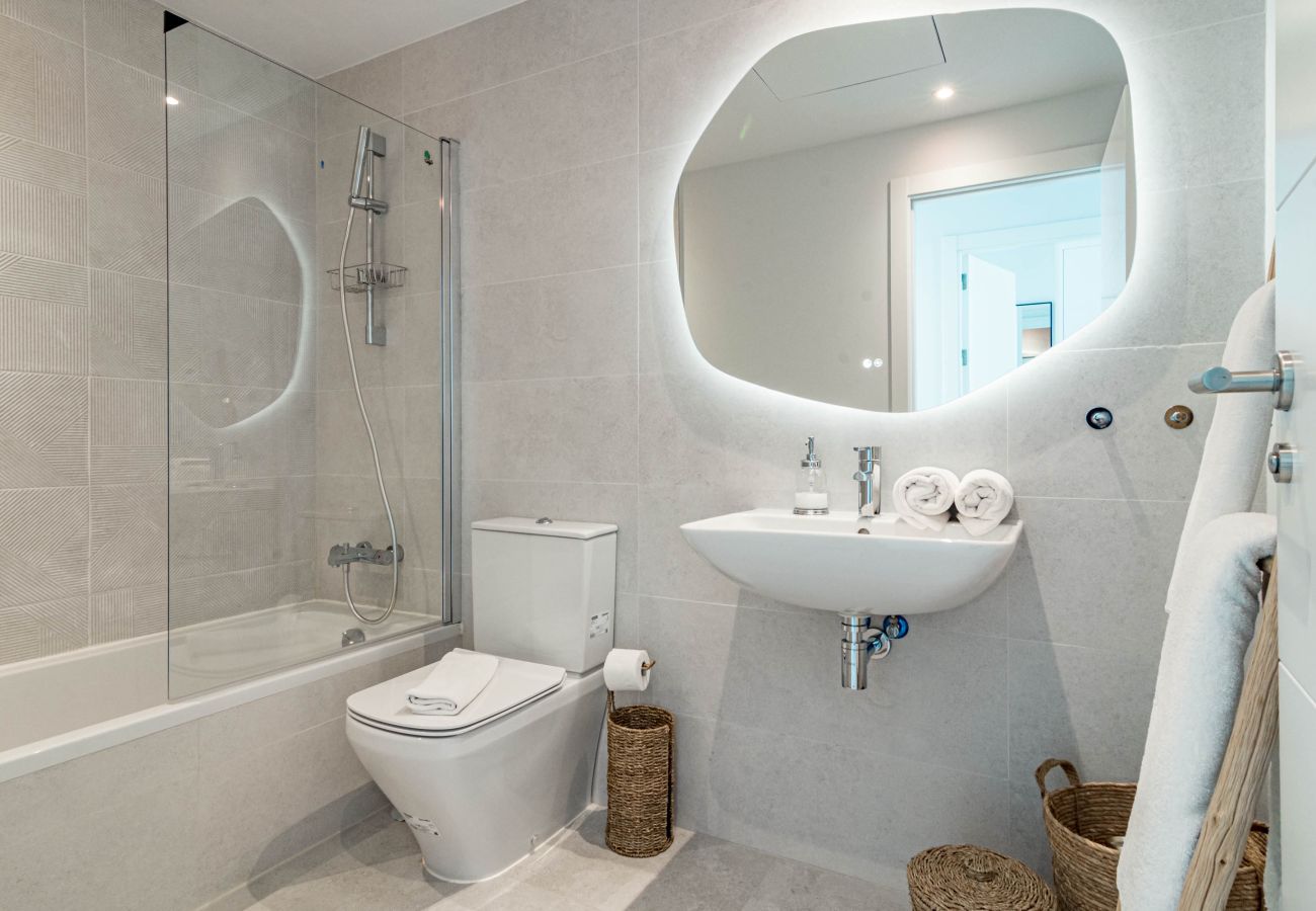 Apartment in Estepona - LMEA2.0A - Luxury Apt - Pool View & Walk to All 