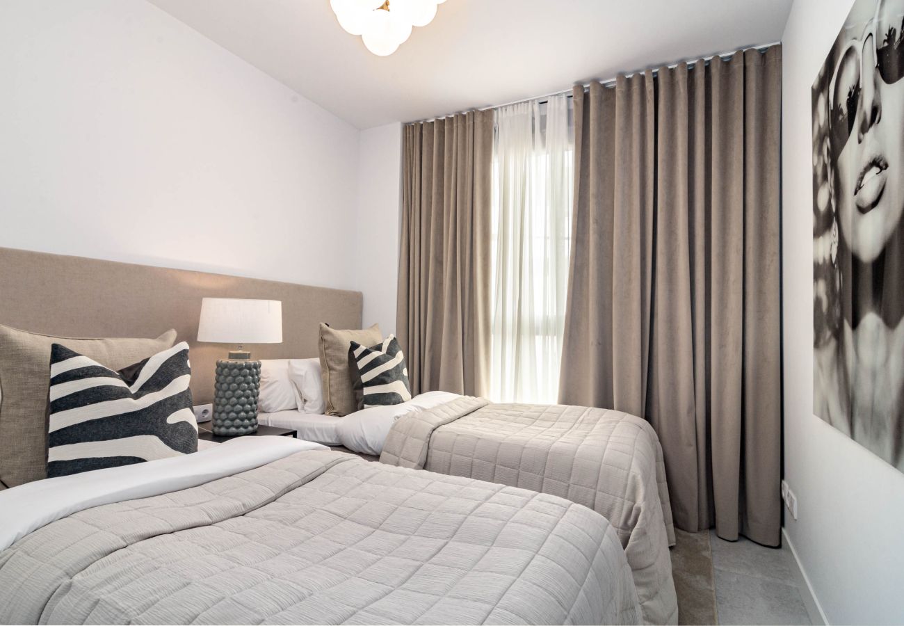 Apartment in Estepona - LMEA2.0A - Luxury Apt - Pool View & Walk to All 