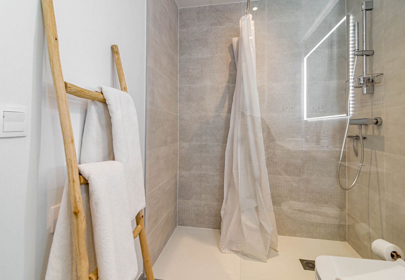 Apartment in Estepona - LMEA2.0A - Luxury Apt - Pool View & Walk to All 