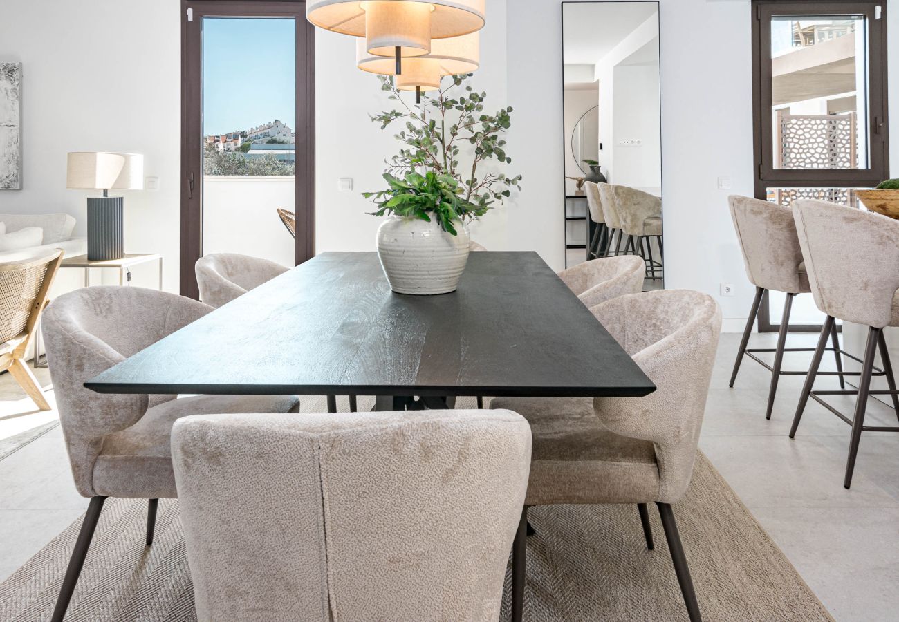 Apartment in Estepona - LMEA2.0A - Luxury Apt - Pool View & Walk to All 