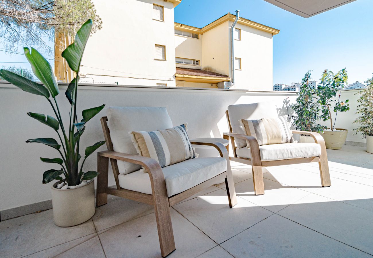 Apartment in Estepona - LMEA2.0A - Luxury Apt - Pool View & Walk to All 