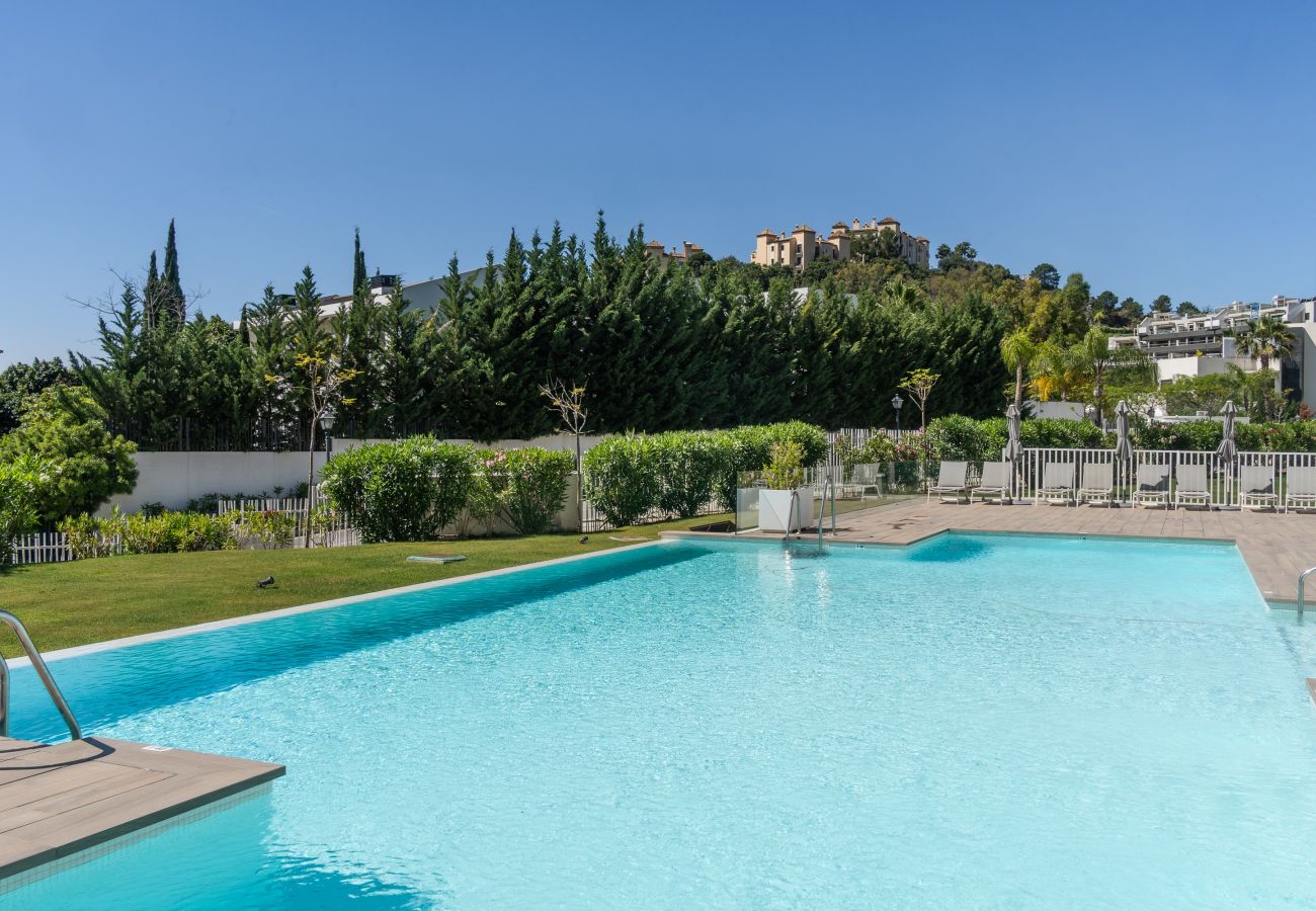 Apartment in Benahavís - Aqualina de Madeira by Time & Home - modern oasis with private pool
